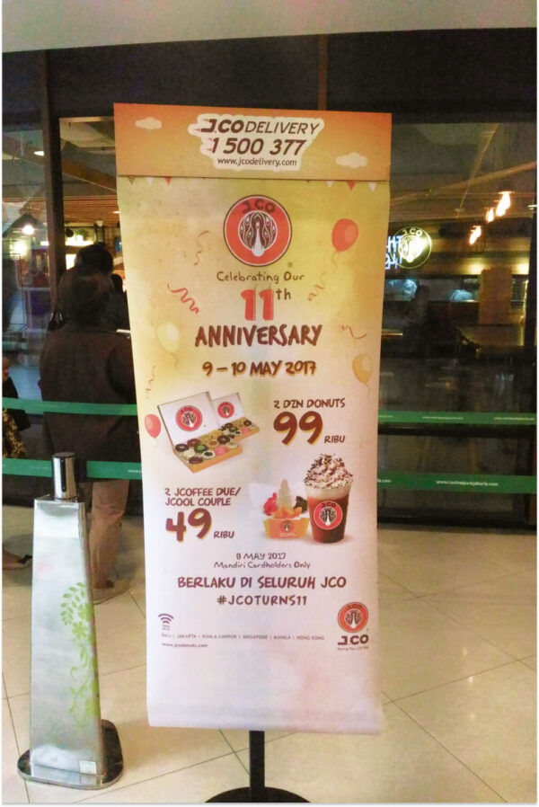 20 Contoh Desain Standing Banner Untuk Bisnis & Acara