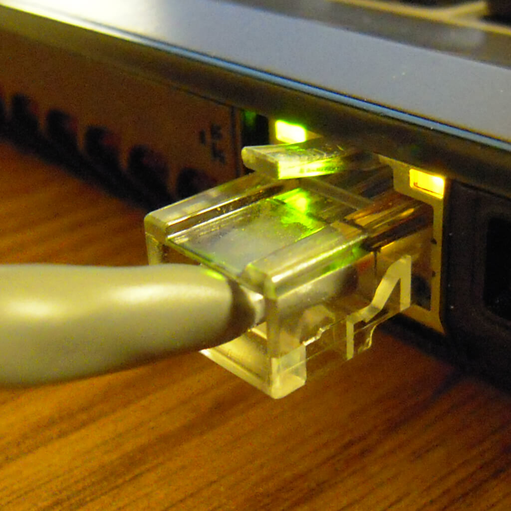 Port Lan Printer Dtf Uv Dengan Kabel Terhubung.